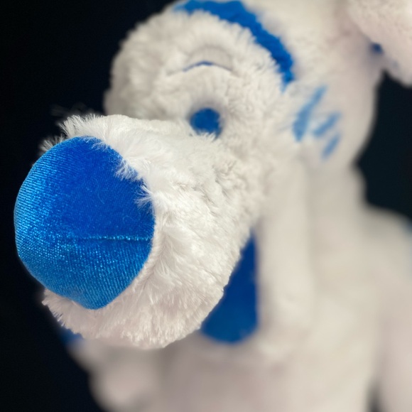 2012 Disney Store Winter Tigger Large Plush T26 - Picture 7 of 7